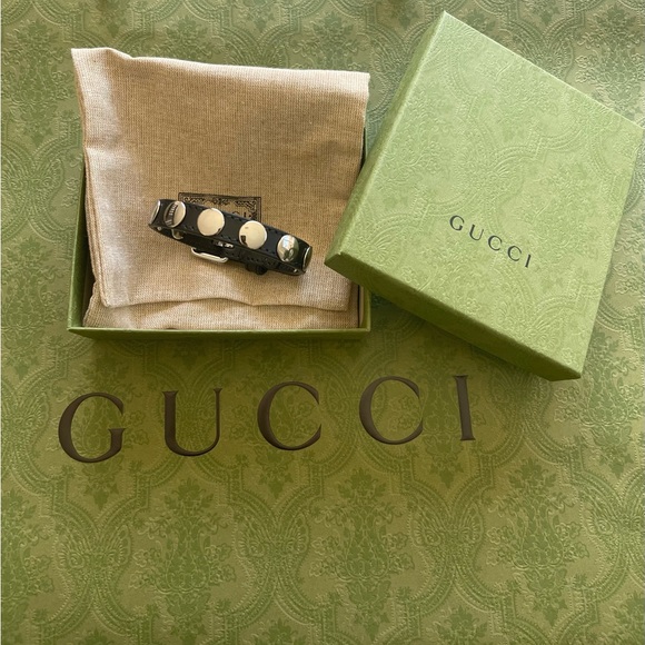 New GUCCI
Studded Leather Wrap Black Bracelet - Picture 12 of 14